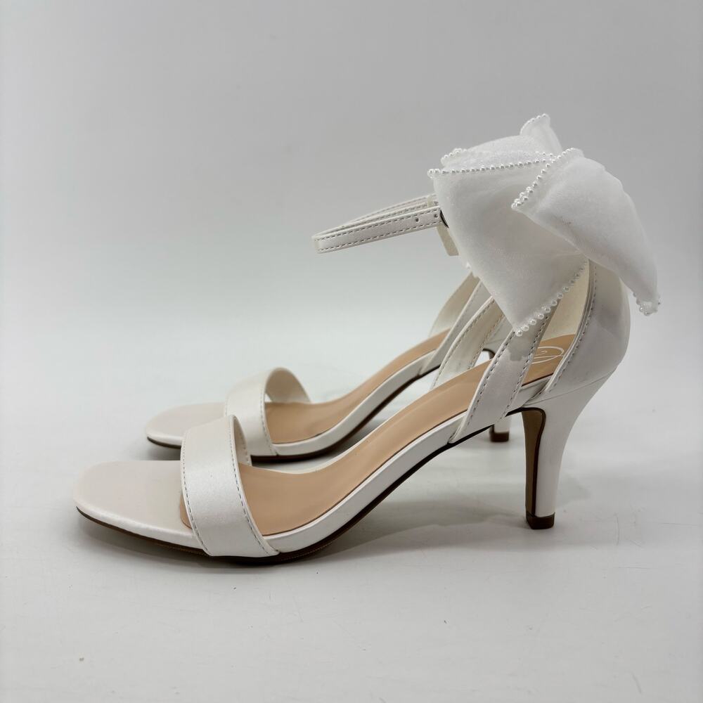 White Womens Size 7 Sandals Heels Wedding Romantic Bride Quinceanera Party